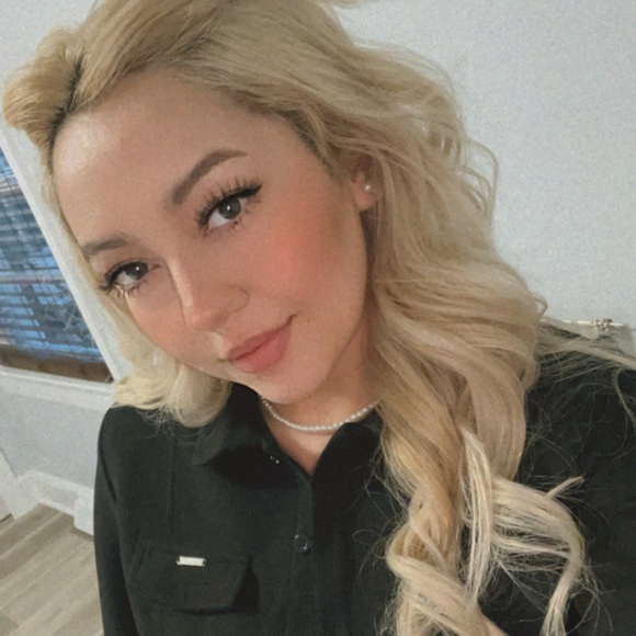 Meet your Posher, Lizbeth - Picture 1 of 1